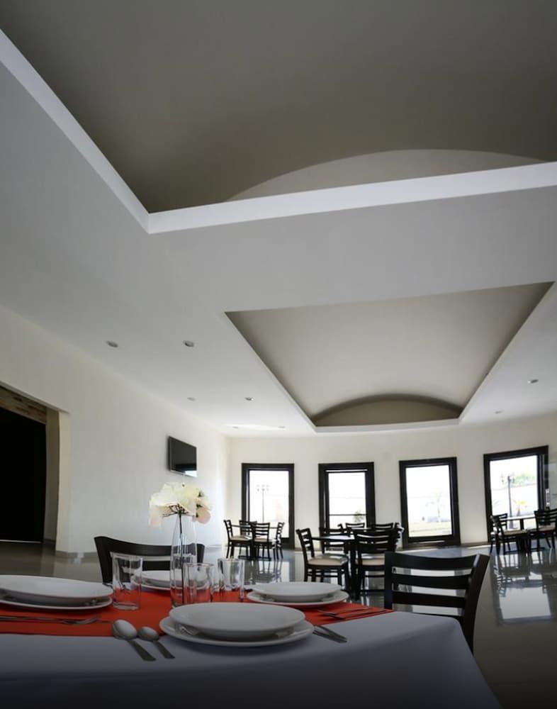 Hotel Victoria Inn 산후안델리오 외부 사진